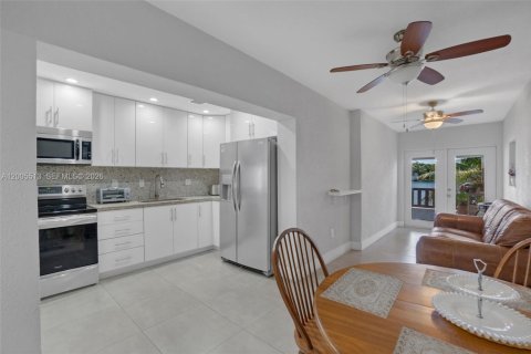 Снять в аренду таунхаус в Хайалиа, Флорида 2 спальни, 107.86м2, № 2069450 - фото 8