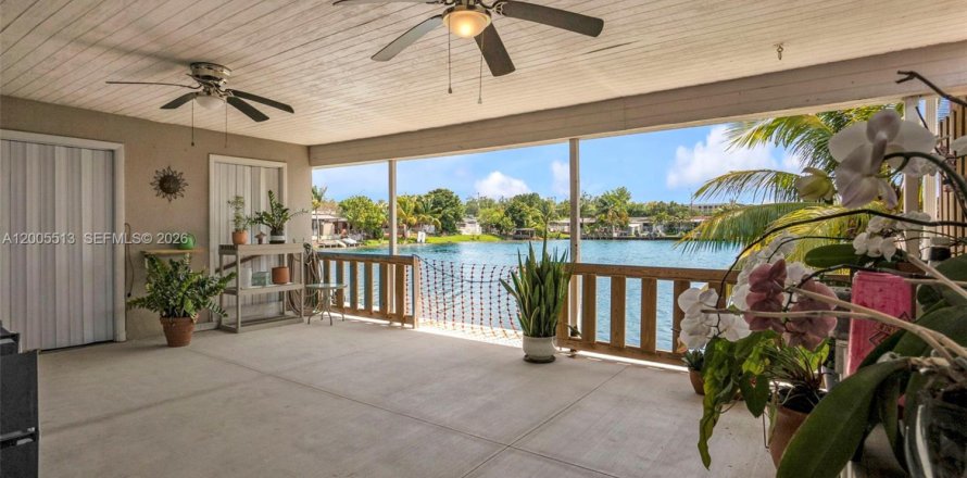 Таунхаус в Хайалиа, Флорида 2 спальни, 107.86м2 № 2069450