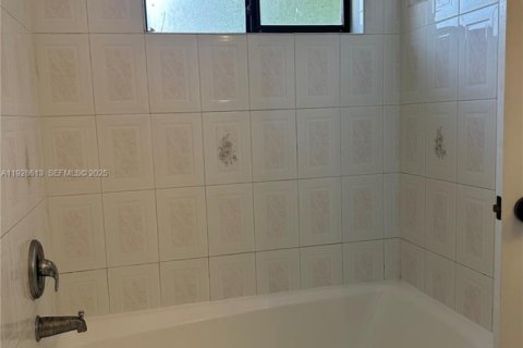 Casa en alquiler en Homestead, Florida, 3 dormitorios, 193.14 m2 № 1987170 - foto 30