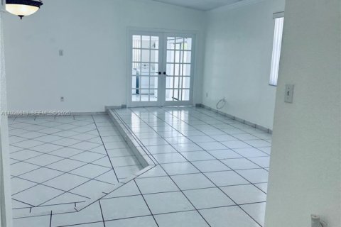 Casa en alquiler en Homestead, Florida, 3 dormitorios, 193.14 m2 № 1987170 - foto 3