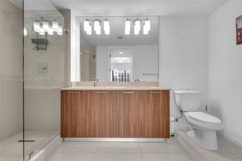 Condo in Doral, Florida, 2 bedrooms  № 2352936 - photo 20