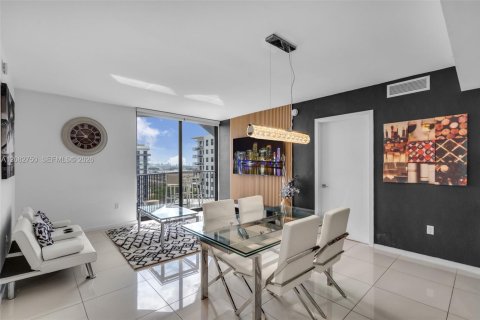 Condo in Doral, Florida, 2 bedrooms  № 2352936 - photo 3