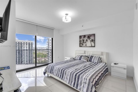 Condo in Doral, Florida, 2 bedrooms  № 2352936 - photo 16