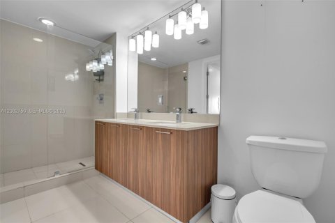 Condo in Doral, Florida, 2 bedrooms  № 2352936 - photo 21