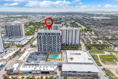 Condo in Doral, Florida, 2 bedrooms  № 2352936 - photo 27
