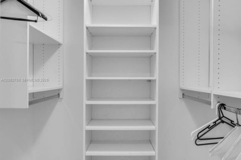 Condo in Doral, Florida, 2 bedrooms  № 2352936 - photo 19