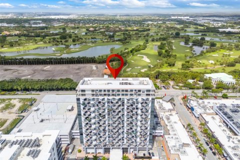 Condo in Doral, Florida, 2 bedrooms  № 2352936 - photo 30