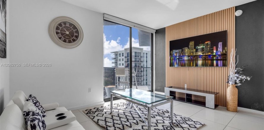 Condo in Doral, Florida, 2 bedrooms  № 2352936