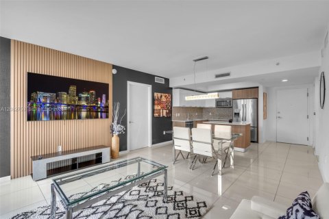 Condo in Doral, Florida, 2 bedrooms  № 2352936 - photo 2