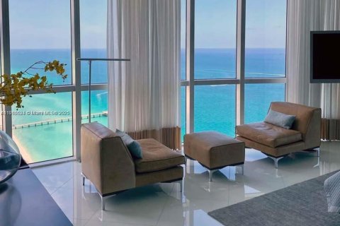 Купить кондоминиум в Санни-Айлс-Бич, Флорида 3 спальни, 257.15м2, № 1970931 - фото 4