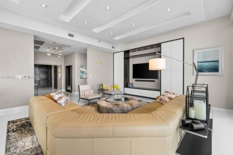 Купить кондоминиум в Санни-Айлс-Бич, Флорида 3 спальни, 257.15м2, № 1970931 - фото 12