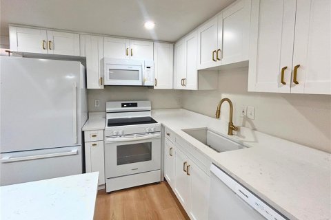 Villa ou maison à vendre à Saint Petersburg, Floride: 3 chambres, 107.21 m2 № 2418918 - photo 6