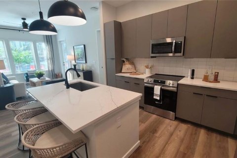 Apartamento en alquiler en Tampa, Florida, 2 dormitorios, 102.01 m2 № 1841474 - foto 2