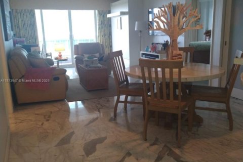 Condominio en venta en Surfside, Florida, 1 dormitorio, 89.37 m2 № 1928161 - foto 9