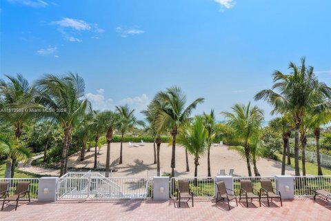 Condominio en venta en Surfside, Florida, 1 dormitorio, 89.37 m2 № 1928161 - foto 5