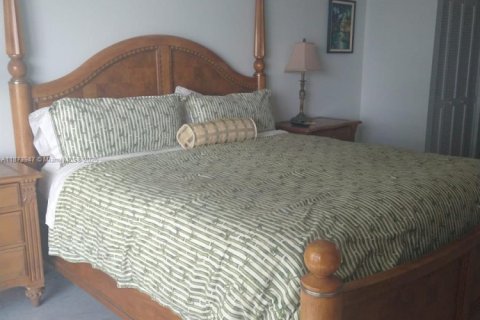 Condominio en venta en Surfside, Florida, 1 dormitorio, 89.37 m2 № 1928161 - foto 27