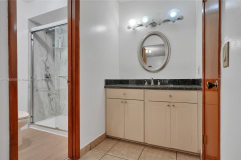 Condominio en venta en Sweetwater, Florida, 3 dormitorios, 151.99 m2 № 1925358 - foto 25