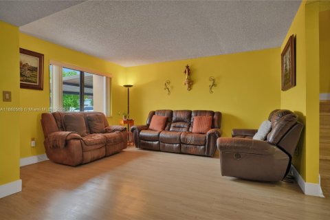 Condominio en venta en Sweetwater, Florida, 3 dormitorios, 151.99 m2 № 1925358 - foto 8