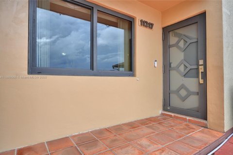 Condominio en venta en Sweetwater, Florida, 3 dormitorios, 151.99 m2 № 1925358 - foto 6