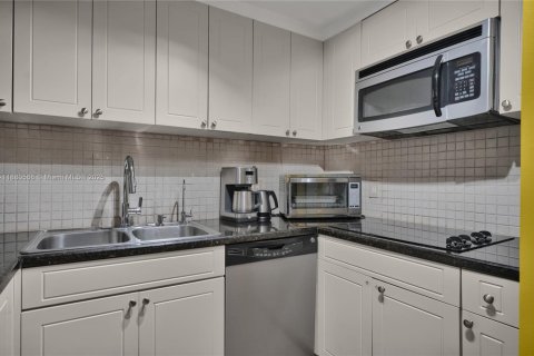 Condominio en venta en Sweetwater, Florida, 3 dormitorios, 151.99 m2 № 1925358 - foto 17