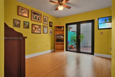 Condominio en venta en Sweetwater, Florida, 3 dormitorios, 151.99 m2 № 1925358 - foto 13