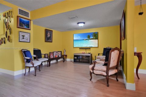Condominio en venta en Sweetwater, Florida, 3 dormitorios, 151.99 m2 № 1925358 - foto 9