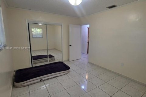 Villa ou maison à louer à Miami Lakes, Floride: 3 chambres, 148.64 m2 № 2418219 - photo 15
