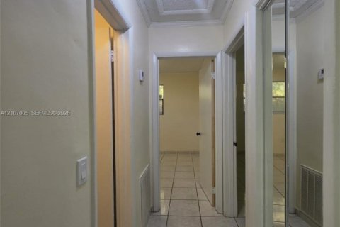 Villa ou maison à louer à Miami Lakes, Floride: 3 chambres, 148.64 m2 № 2418219 - photo 20