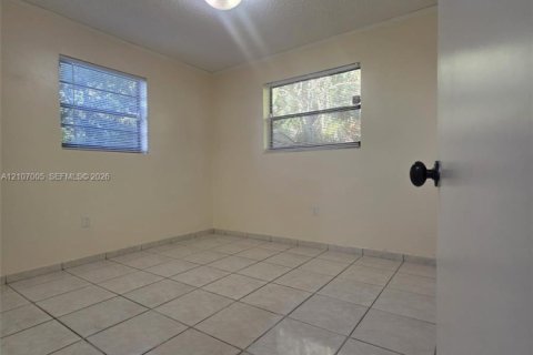 Villa ou maison à louer à Miami Lakes, Floride: 3 chambres, 148.64 m2 № 2418219 - photo 18