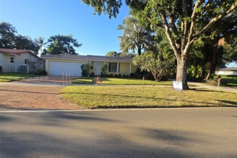 Villa ou maison à louer à Miami Lakes, Floride: 3 chambres, 148.64 m2 № 2418219 - photo 5