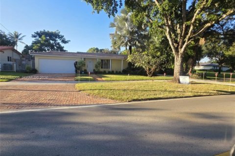 Villa ou maison à Miami Lakes, Floride 3 chambres, 148.64 m2 № 2418219