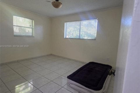 Villa ou maison à louer à Miami Lakes, Floride: 3 chambres, 148.64 m2 № 2418219 - photo 16