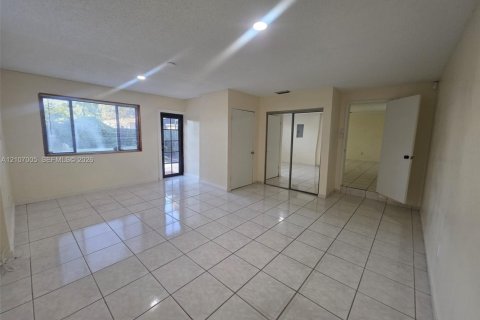 Villa ou maison à louer à Miami Lakes, Floride: 3 chambres, 148.64 m2 № 2418219 - photo 22