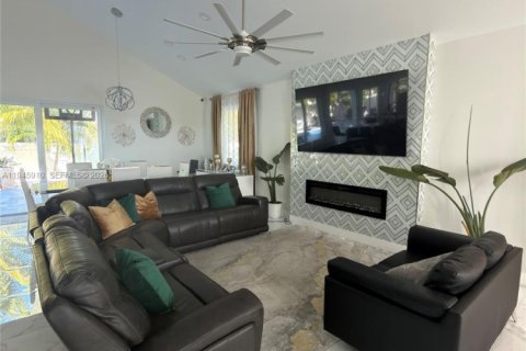 Villa ou maison à vendre à Boca Raton, Floride: 5 chambres, 284.47 m2 № 2002164 - photo 6