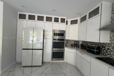 Villa ou maison à vendre à Boca Raton, Floride: 5 chambres, 284.47 m2 № 2002164 - photo 13