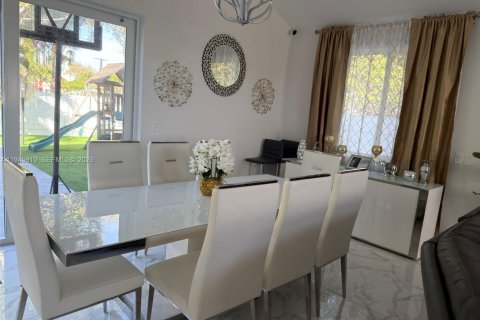 Villa ou maison à vendre à Boca Raton, Floride: 5 chambres, 284.47 m2 № 2002164 - photo 9