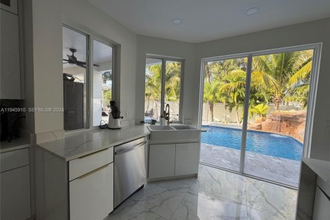 Villa ou maison à vendre à Boca Raton, Floride: 5 chambres, 284.47 m2 № 2002164 - photo 16