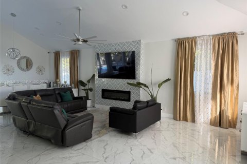 Villa ou maison à vendre à Boca Raton, Floride: 5 chambres, 284.47 m2 № 2002164 - photo 3