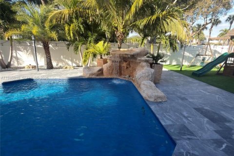 Villa ou maison à vendre à Boca Raton, Floride: 5 chambres, 284.47 m2 № 2002164 - photo 20