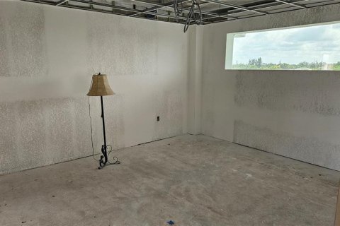 Propiedad comercial en venta en Englewood, Florida, 85.56 m2 № 2206501 - foto 8