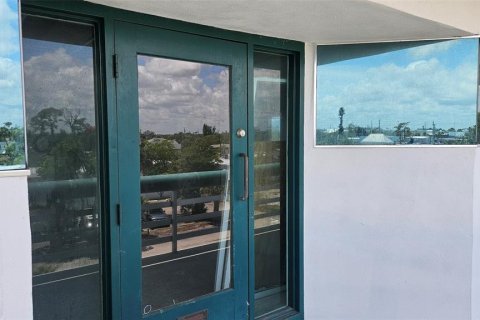 Propiedad comercial en venta en Englewood, Florida, 85.56 m2 № 2206501 - foto 22
