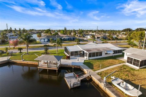 House in Hudson, Florida 2 bedrooms, 146.04 sq.m. № 1602153 - photo 16