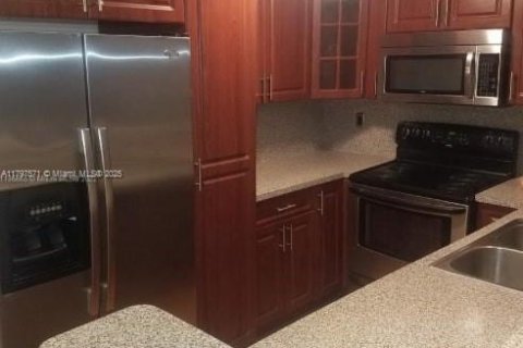 Condo in Miami, Florida, 2 bedrooms  № 1874670 - photo 8