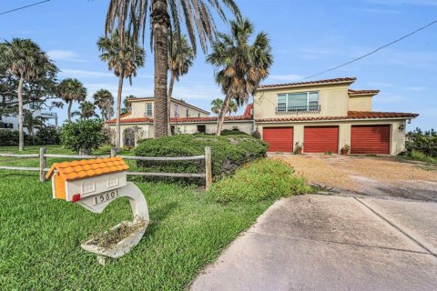 House in Redington Beach, Florida 5 bedrooms, 359.07 sq.m. № 1847103 - photo 10