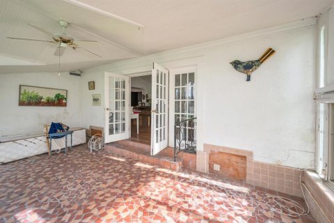 House in Redington Beach, Florida 5 bedrooms, 359.07 sq.m. № 1847103 - photo 26