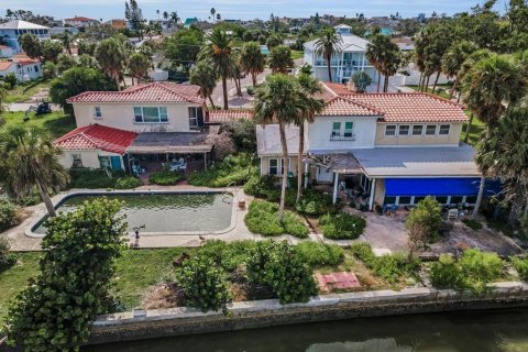 House in Redington Beach, Florida 5 bedrooms, 359.07 sq.m. № 1847103 - photo 5