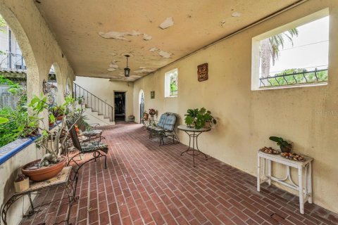 House in Redington Beach, Florida 5 bedrooms, 359.07 sq.m. № 1847103 - photo 14