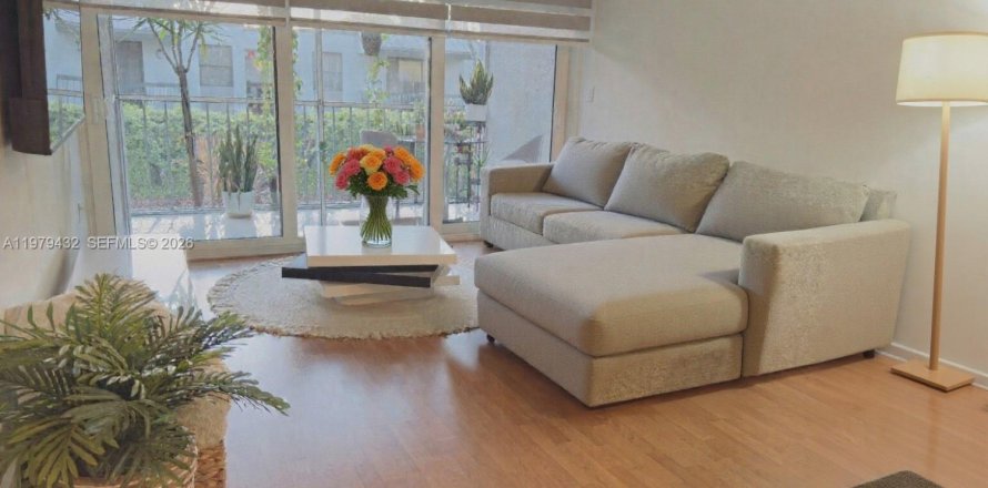 Condo in Plantation, Florida, 2 bedrooms  № 2043982