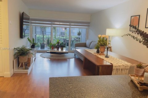 Condo in Plantation, Florida, 2 bedrooms  № 2043982 - photo 2