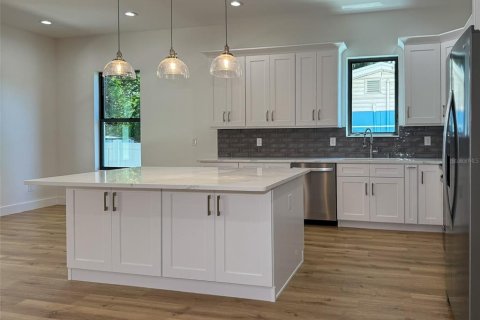 Adosado en alquiler en Tampa, Florida, 4 dormitorios, 196.95 m2 № 1815450 - foto 13